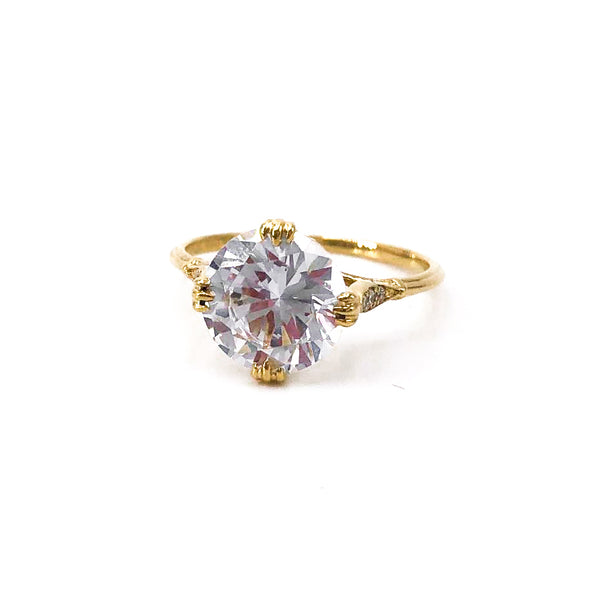 Vintage mounting w/3pv each side, 9mm RB CZ, 18KY, 0.04ct